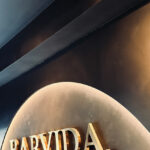 GW-EATS-RAISINGTHEBAR-6